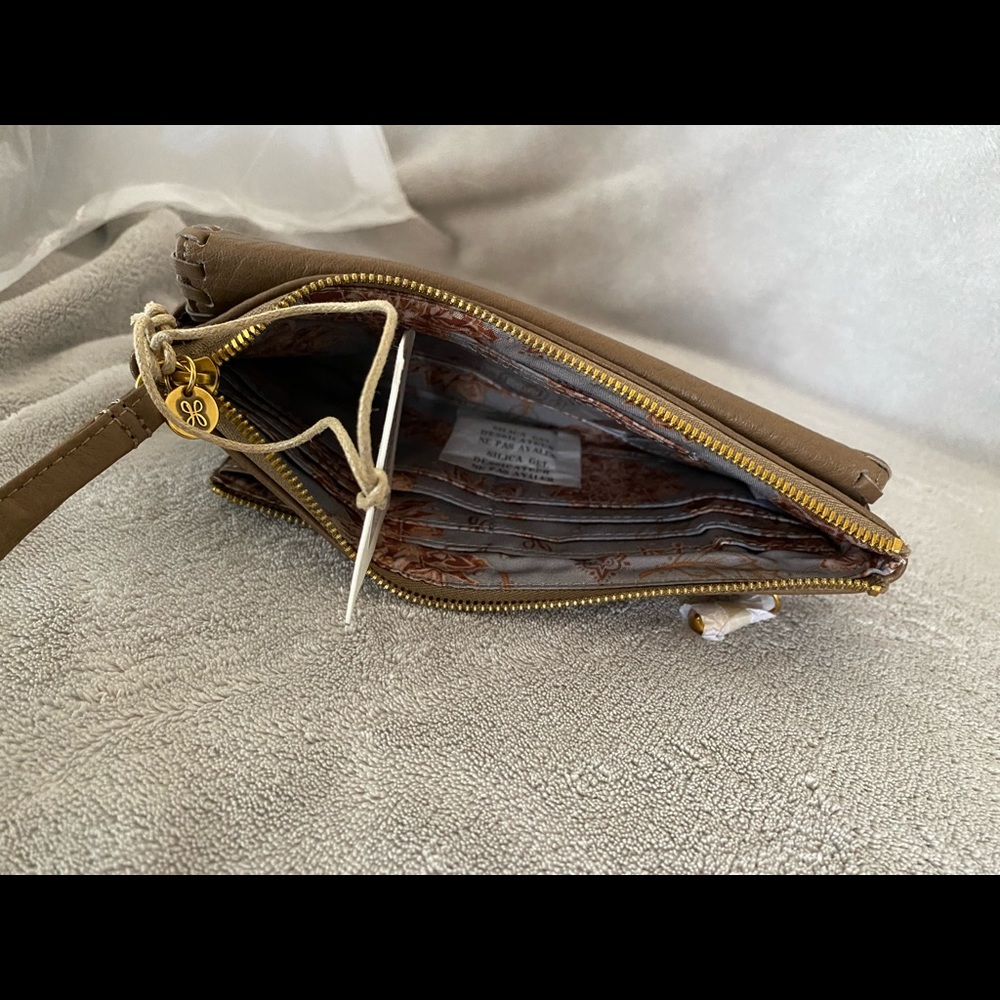 New Hobo Pocket Leather Wristlet wallet - Picture 3 of 7